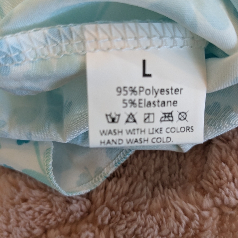 2/$10 🐾 New Size Large Charming Clover Print Dog Dress with Bow 🐾 - Picture 8 of 9